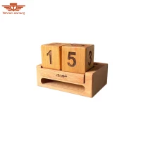 تقویم چوبی رومیزی